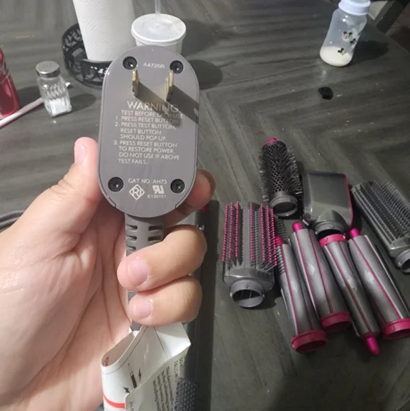 Dyson Airwrap - Picture 7 of 9